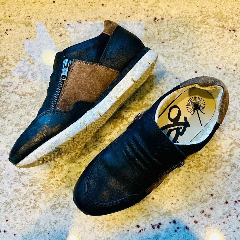 OTBT Sewell Black Brown Leather Fashion Sneakers Shoes Slip-ons Womens 7.5M